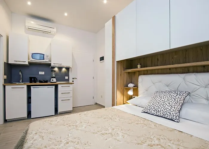 Garzoto Rooms And Studios